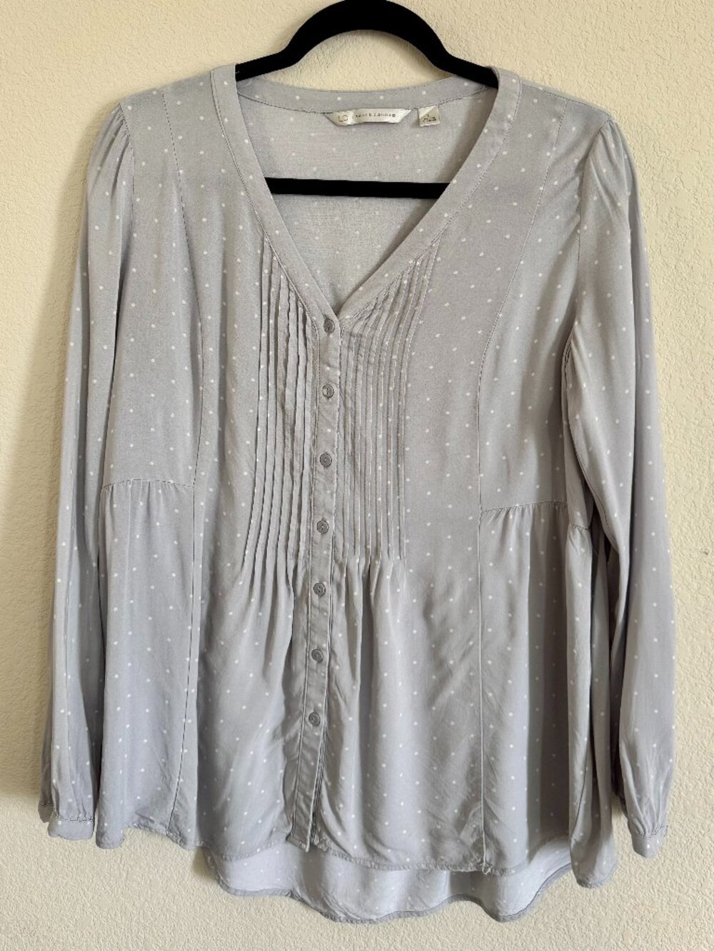 LC Lauren Conrad Polka Dot Blouse Size L Gray Pintuck Button Front Long Sleeve